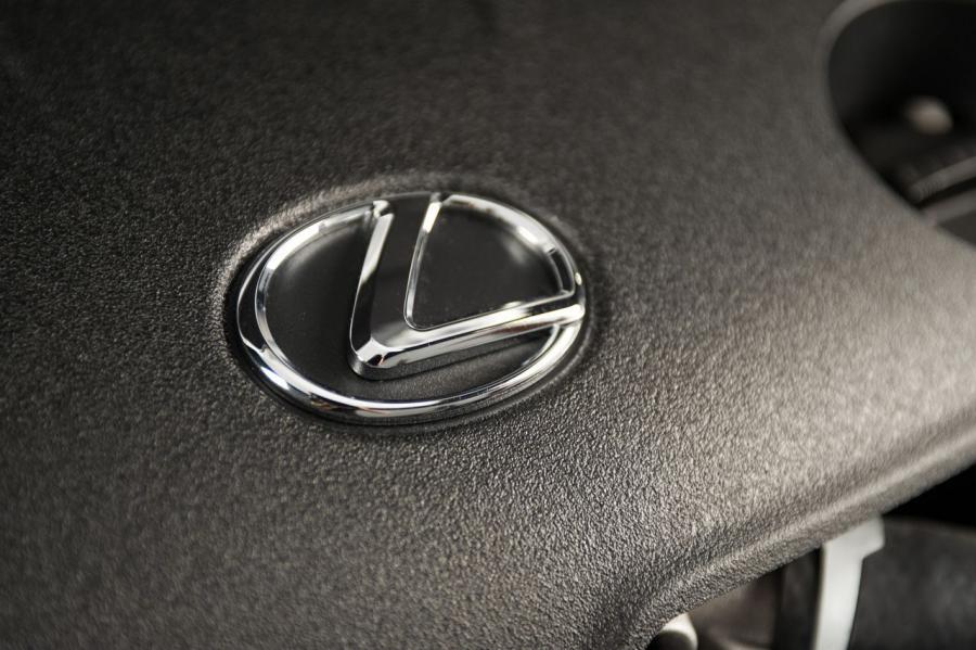  Lexus IS350 F-Sport 2014 года  (фото 5 из 140)
